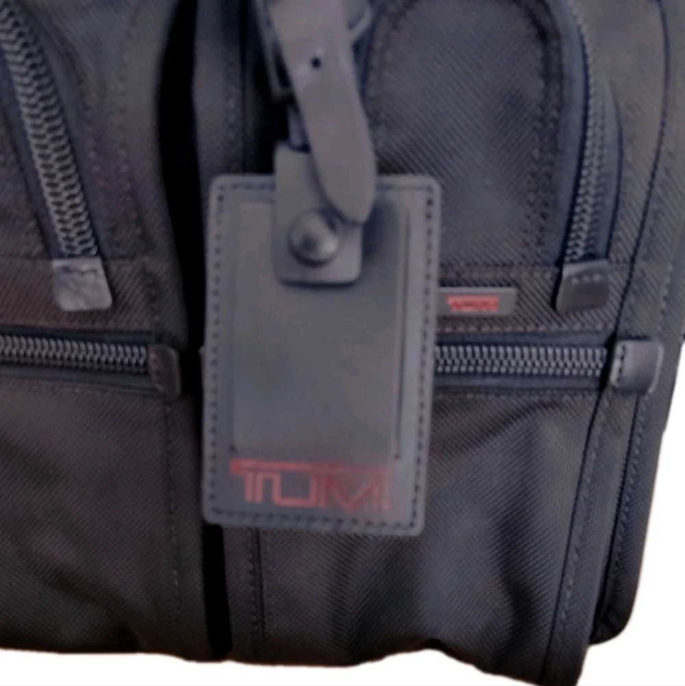 Tumi T-Pass 26145DH 15